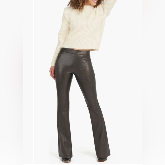 SPANX®
Faux Leather Flare Leg
Pull-On Pants XS - Picture 1 of 11